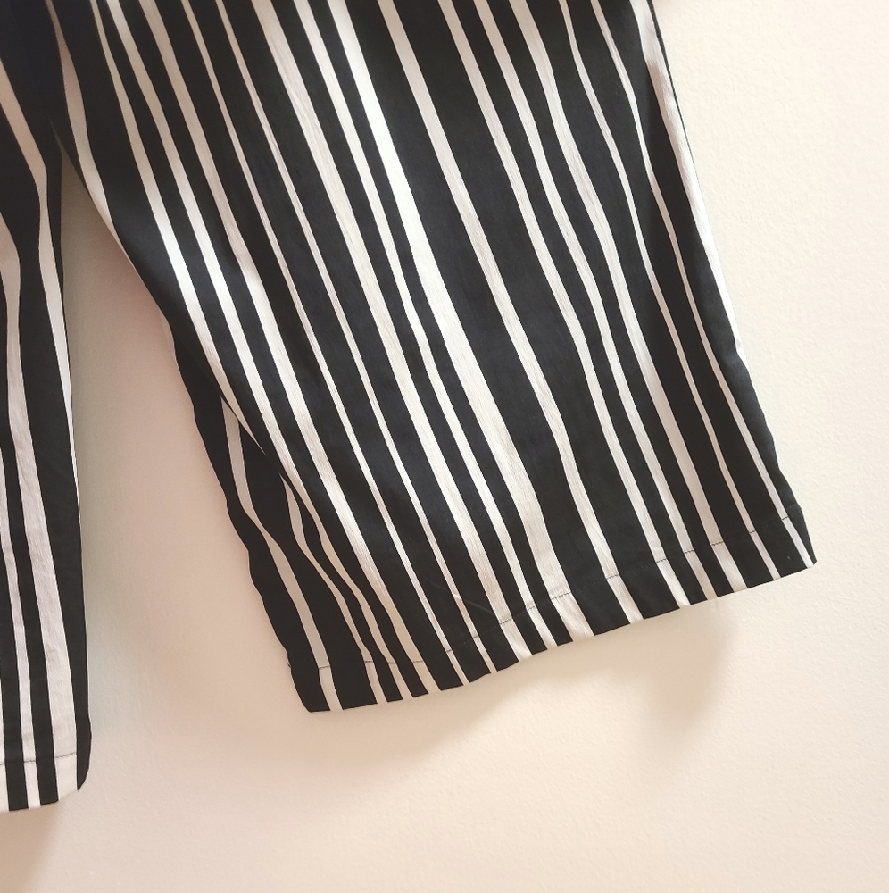 Cute striped flowy capris
